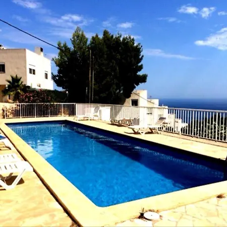 펜션 Semi-detached House, With An Impressive View Of The Sea And The Valley
